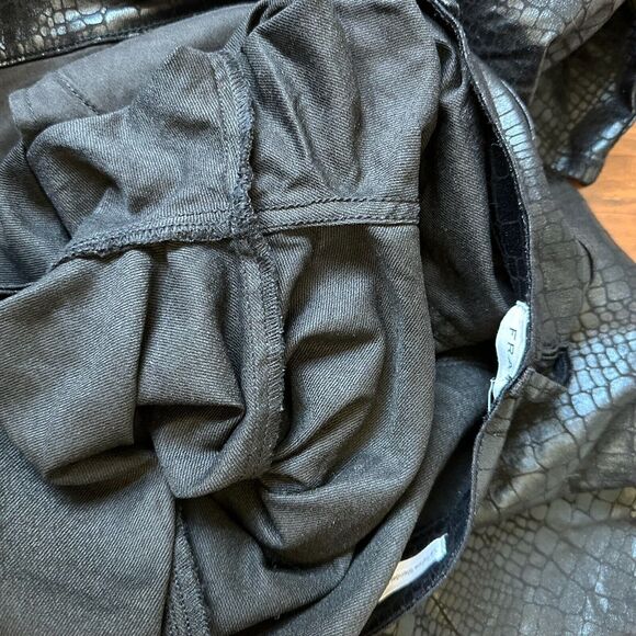 FRAME DENIM Hi-Rise Le Sylvie Slender Straight Jean in Coated Noir Croc - Picture 9 of 16